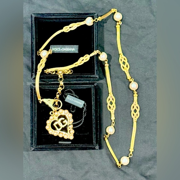 Dolce & Gabbana Pearl and Gold Tone Waist Belt w/ Pendant NWT - Picture 1 of 7